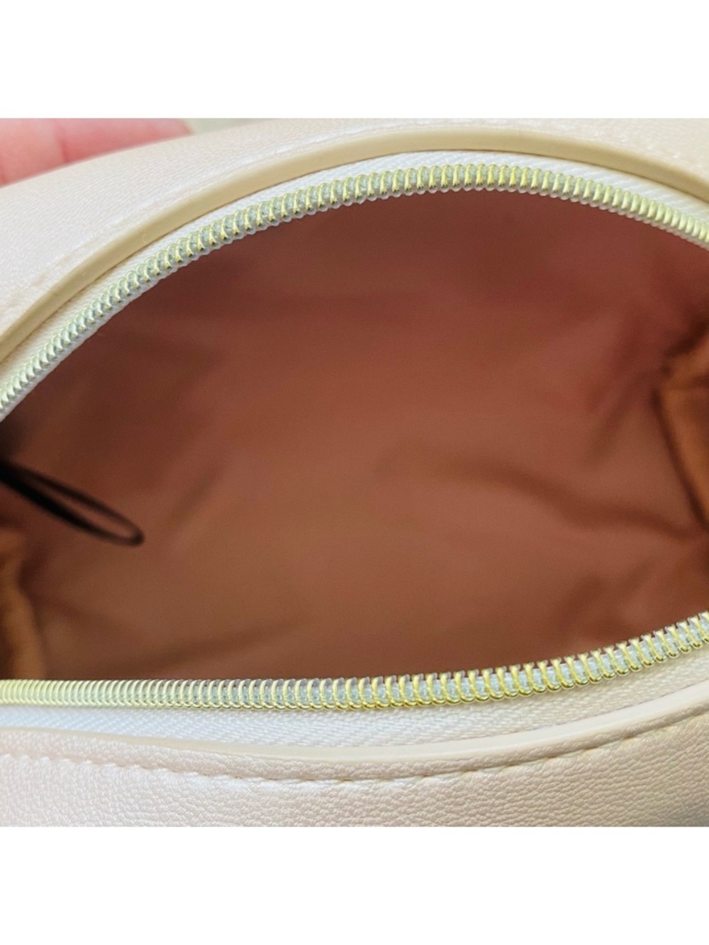 Bobbi Brown Foundation Brushes (2) &  Blush BB cosmetic bag - Picture 5 of 9